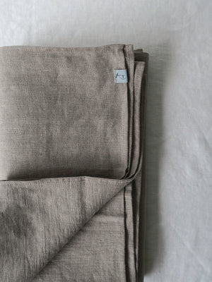 
                  
                    Albin & Tyne 100% Linen tablecloth - Natural/Taupe
                  
                